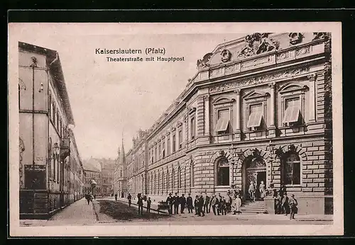 AK Kaiserslautern i. Pfalz, Passanten vor der Hauptpost in der Theaterstrasse