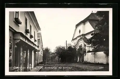 AK St. Peter am Wimberg, Kirchenplatz mit Pfarrhof