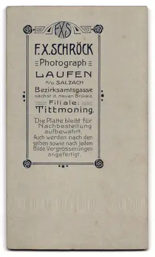 Fotografie F. X. Schröck, Laufen a. d. Salzach, Bezirksamtsgasse, Bürgerliche Dame in schöner Kleidung