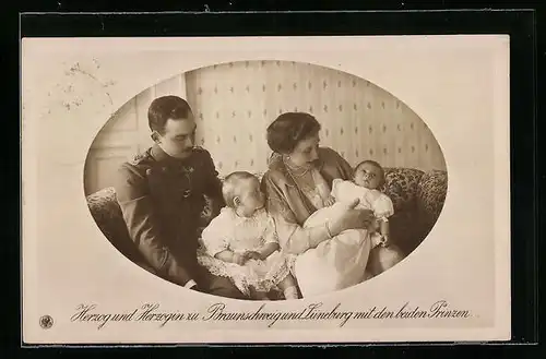 AK Ernst August Herzog von Braunschweig mit Gemahlin und den beiden Prinzen