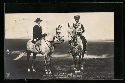 AK Prinz Ernst August Herzog zu Braunschweig und Lüneburg mit Gemahlin zu Pferd