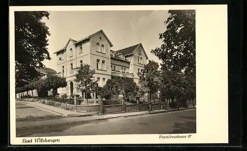 AK Bad Wildungen, Pensionshaus 17 mit Strasse