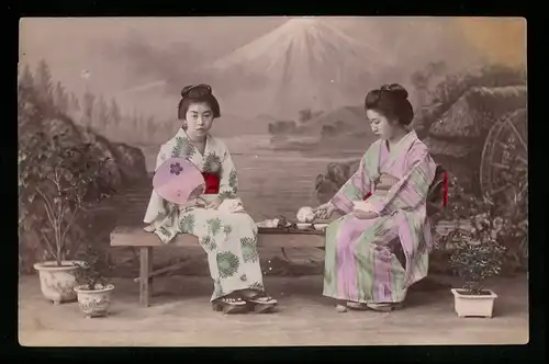 30 Fotografien unbekannt. Fotograf, Ansicht Japan /Nippon, Geisha, Mädchen in Tracht, Teezeremonie, Ortschaften, Rikscha
