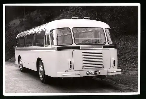 5 Fotografien Dunkel, Eschwege, Ansicht Eschwege / Werra, Orion - Fahrzeugbau, Bus WH 154 mit Deutz V-8 Diesel-Motor