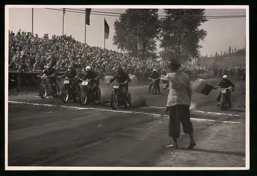 11 Fotografien Weissgärber, Senftenberg, Motorrad-Rennen auf dem Lausitzring, Speedway / Sandbahnrennen DDR