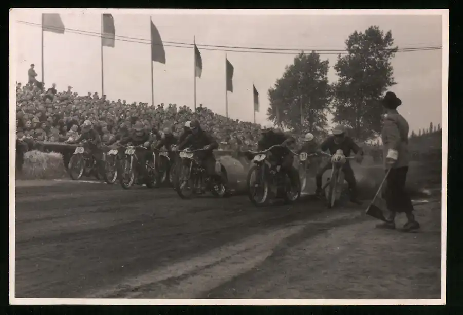 11 Fotografien Weissgärber, Senftenberg, Motorrad-Rennen auf dem Lausitzring, Speedway / Sandbahnrennen DDR 5