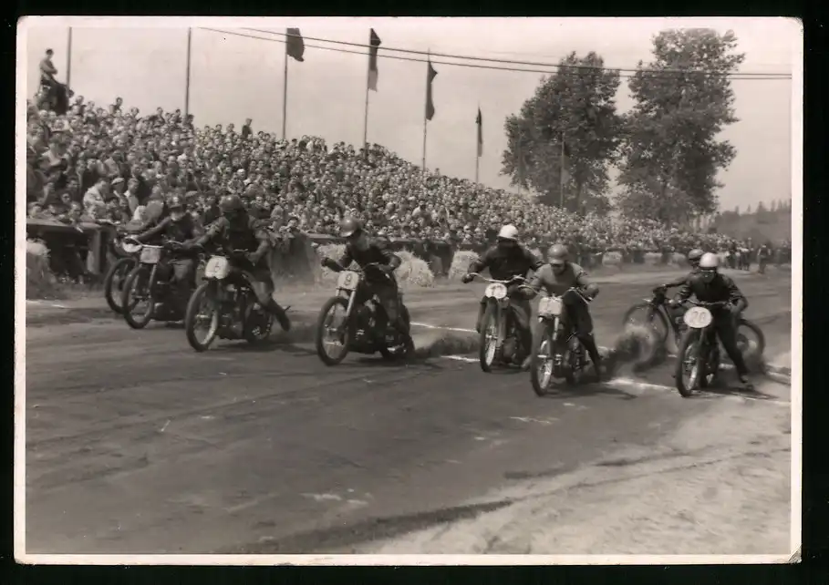 11 Fotografien Weissgärber, Senftenberg, Motorrad-Rennen auf dem Lausitzring, Speedway / Sandbahnrennen DDR 6
