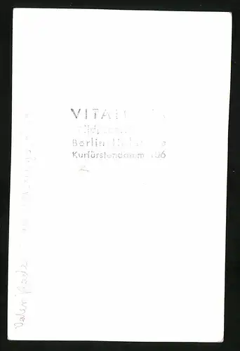 9 Fotografien Vitanova, Berlin-Halensee, Ansicht Berlin, Wäscherei - Waschanstalt, Bügelmaschine, Schleuder, Mangel u.a.