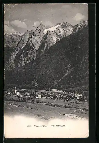 AK Vicosoprano /Val Bregaglia, Ortsansicht mit Bergmassiv