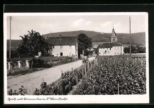 AK Burrweiler a. d. Weinstrasse, Strassenpartie mit Feld