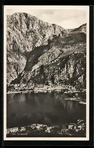 AK Kotor, Westseite der Ortschaft mit Gebirge