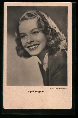 AK Schauspielerin Ingrid Bergmann mit breitem Lächeln