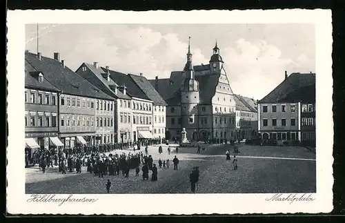 AK Hildburghausen, Marktplatz mit Bewohnern