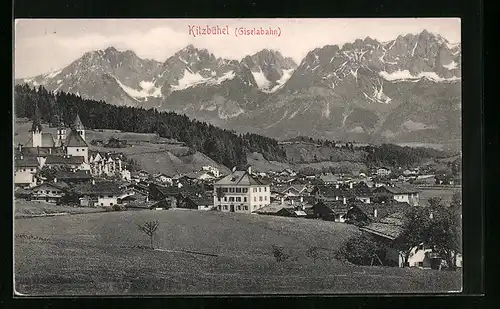 AK Kitzbühel /Giselabahn, Ortsansicht gegen das Gebirge