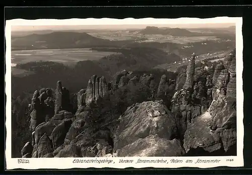 Foto-AK Walter Hahn, Dresden, Nr. 3385: Schrammtor /Elbsandsteingebirge, Vordere Schrammsteine, Felsen