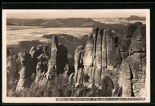 Foto-AK Walter Hahn, Dresden, Nr. 3390: Schrammtor /Sächs.-Schweiz, Blick auf Felsen