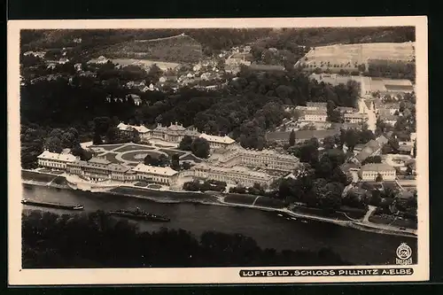 Foto-AK Walter Hahn, Dresden, Nr. 5220: Pillnitz a. Elbe, Blick auf Schloss mit Dampfern