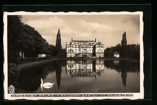 Foto-AK Walter Hahn, Dresden, Nr. 7653: Dresden, Palais im Grossen Garten mit Palais Teich