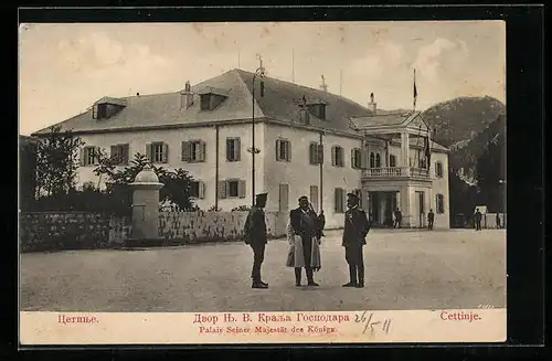 AK Cettinje, Palais Seiner Majestät des Königs, Soldaten in Uniform