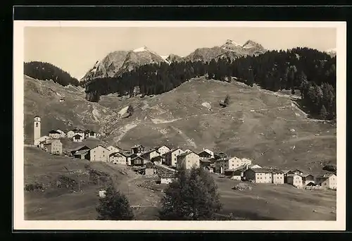 AK Sur im Oberhalbstein, Gesamtansicht mit Bergkette