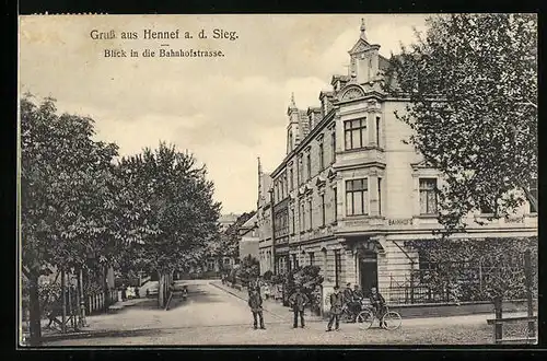 AK Hennef a. d. Sieg, Bahnhofstrasse mit Bahnhofs-Hotel im Eckhaus
