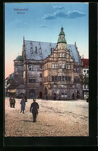 AK Schweinfurt, Blick auf das Rathaus, Soldat mit Pickelhaube
