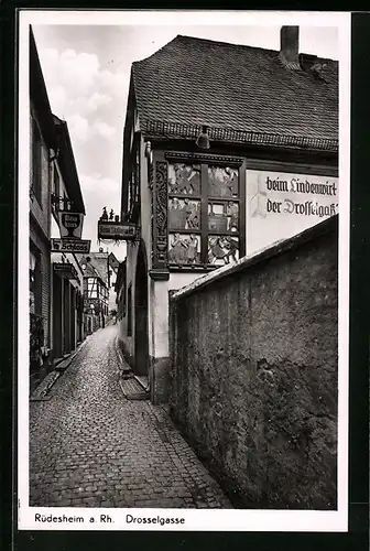 AK Rüdesheim a. Rh., Blick in die Drosselgasse mit Gasthaus Beim Landwirt