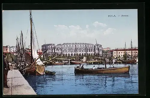AK Pola, Blick vom Hafen zur Arena