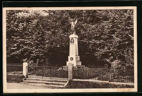 AK Strassberg, Blick auf Kriegerdenkmal