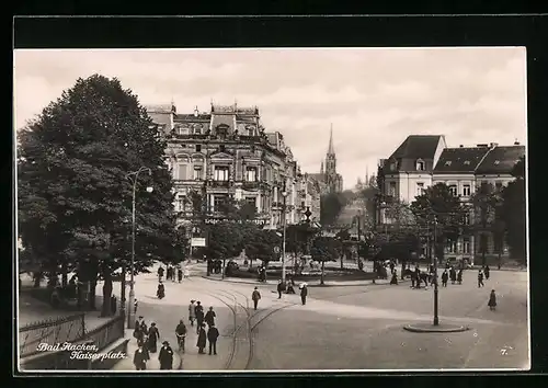 AK Bad Aachen, Kaiserplatz mit Passanten