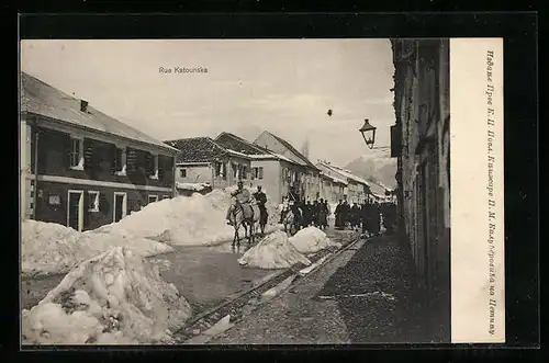 AK Cetinje, Rue Katounska, Militärparade bei Tauwetter