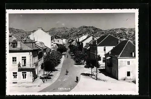 AK Cetinje, Strassenpartie aus der Vogelschau