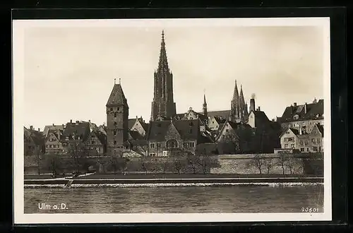 AK Ulm a. D., Flusspartie mit Kirche