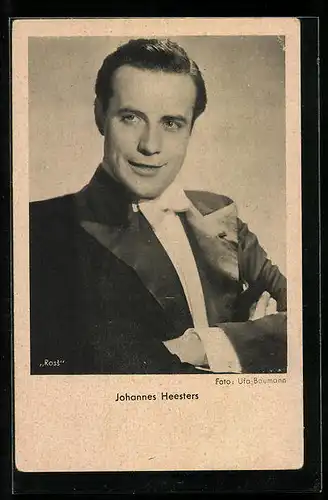 AK Schauspieler Johannes Heesters lächelnd im Anzug