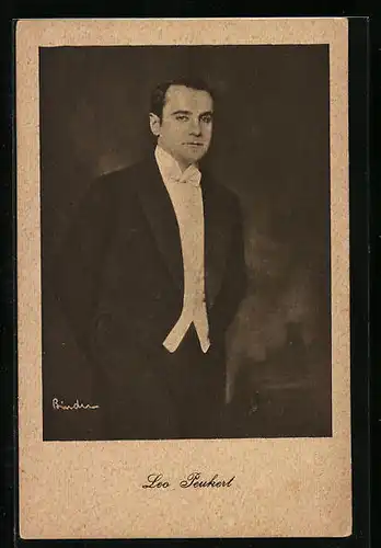 AK Schauspieler Leo Peukert im Anzug