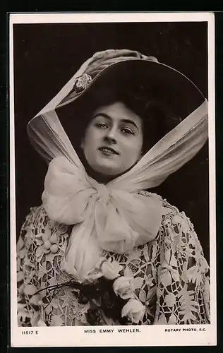 AK Schauspielerin Emmy Wehlen mit prachtvollem Hut