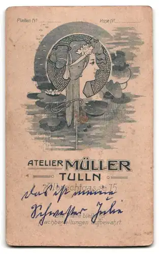 Fotografie Atelier Müller, Tulln, Albrechtgasse 15, Bürgerliche Dame mit Pelzstola