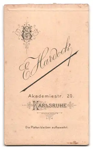 Fotografie E. Hardock, Karlsruhe, Akademiestr.20, bürgerlicher Mann im Anzug und Krawatte
