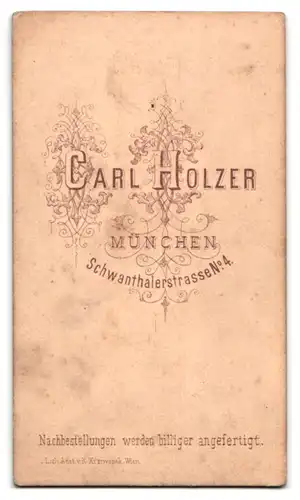 Fotografie Carl Holzer, München, Schwanthalerstrasse 4, stattlicher Mann im feinen Anzug mit eleganter Frisur