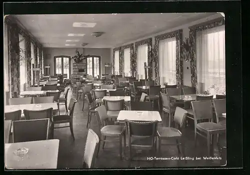 AK Leissling bei Weissenfels, HO-Terrassen-Cafe, Innenansicht