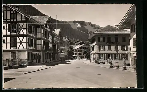 AK Zweisimmen, Dorfstrasse mit Hotel Simmenthal