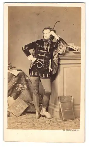 Fotografie C. Mahlknecht, Wien, Josef Lewinsky als Mephisto in Faust, Rollenportrait