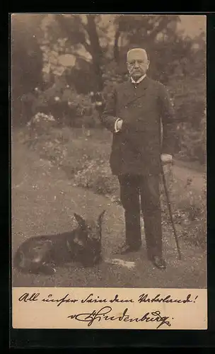 AK Paul von Hindenburg mit Hund im Garten