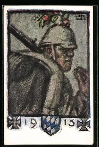 Künstler-AK Richard Klein: Soldat mit Marschgepäck, Bayerisches Wappen und Eisernes Kreuz, 1915