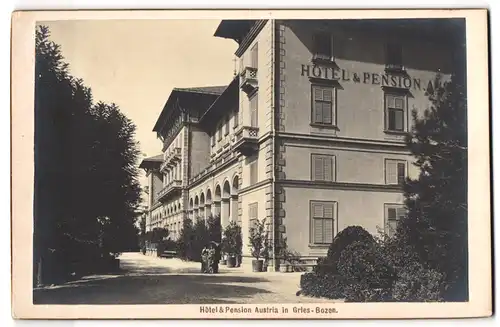 Fotografie unbekannter Fotograf, Ansicht Gries-Bozen, Partie am Hotel Pension Austria
