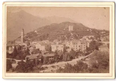 Fotografie B. Johannes, Meran, Ansicht Meran, Blick auf die Stadt mit der Kirche