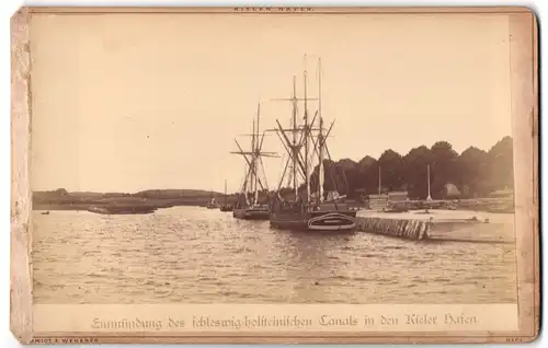 Fotografie Schmidt & Wegener, Ansicht Kiel, Einmündung des schleswig-holsteinischen Kanals in den Kieler Hafen