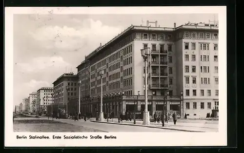 AK Berlin, Stalinallee, Erste Sozialistische Strasse Berlins