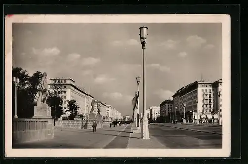 AK Berlin, Stalinallee, An der Sporthalle