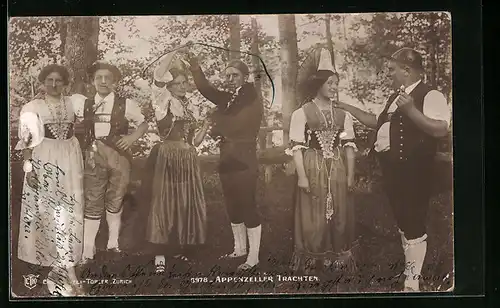 AK Gesellschaft in Appenzeller Trachten